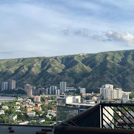 Hotel Sky Room Tbilisi Bagian luar foto