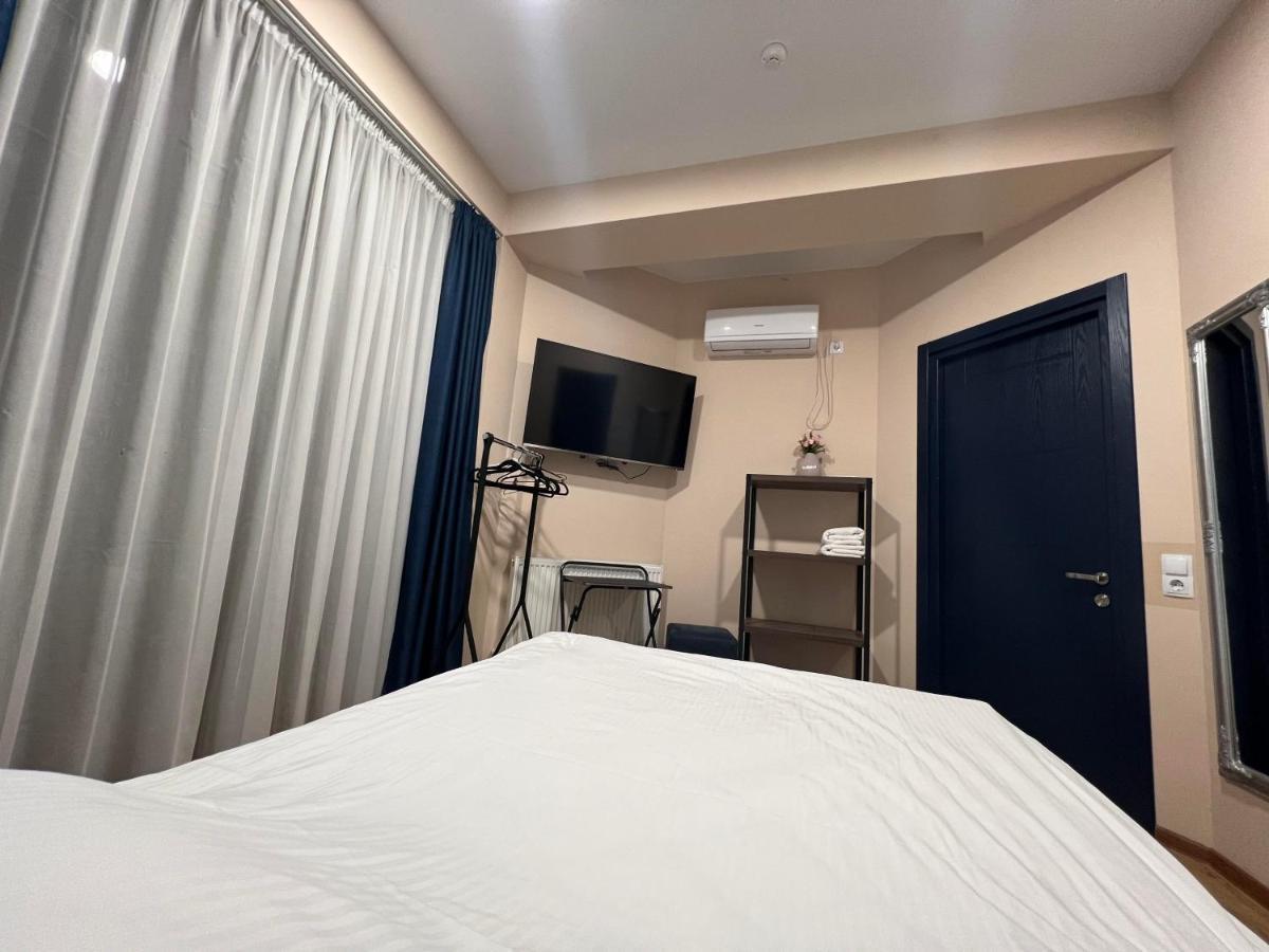 Hotel Sky Room Tbilisi Bagian luar foto