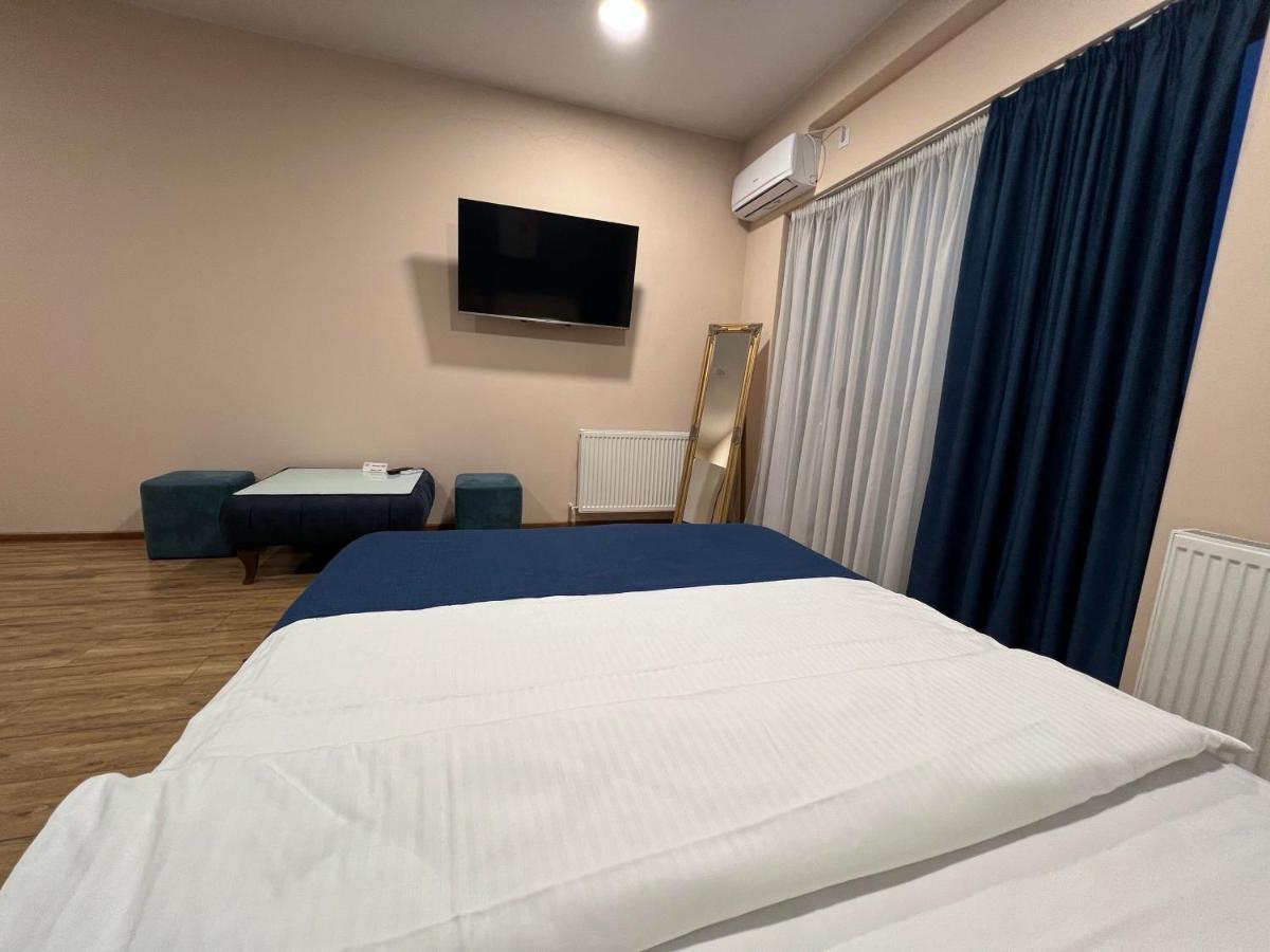 Hotel Sky Room Tbilisi Bagian luar foto